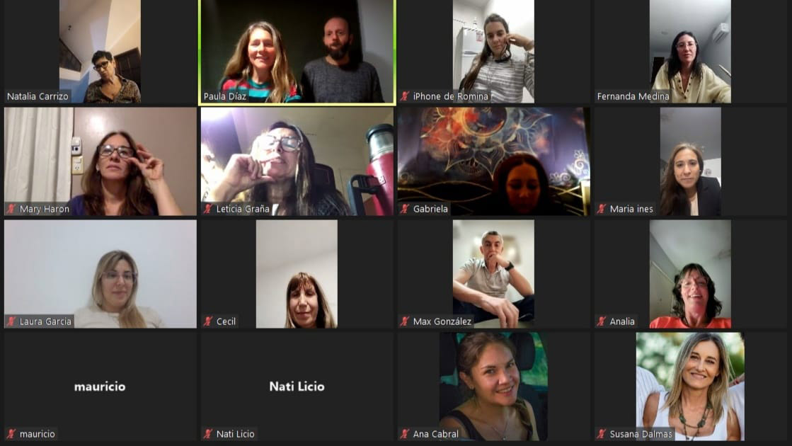 Paula-y-Pablo-con-grupo-OnLine-1